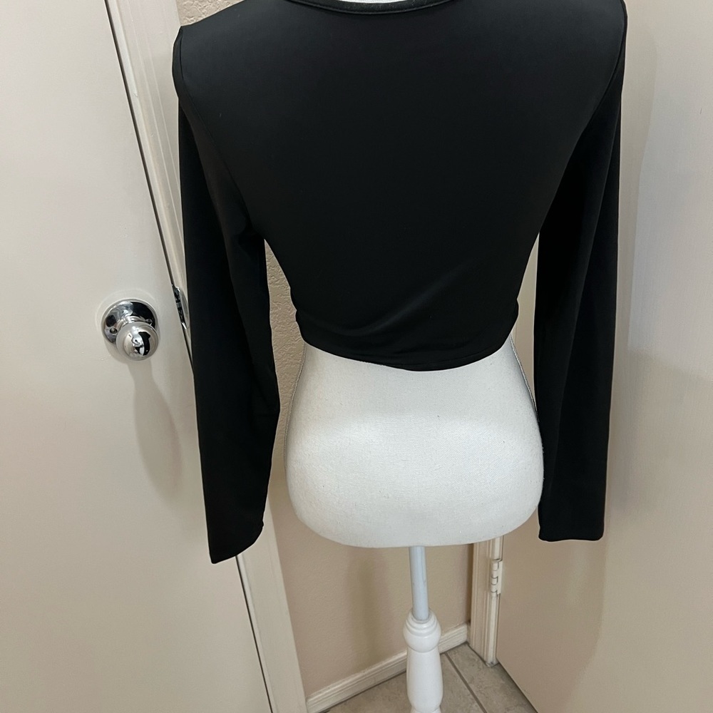 Shein faux cross over crop top - Picture 3 of 6